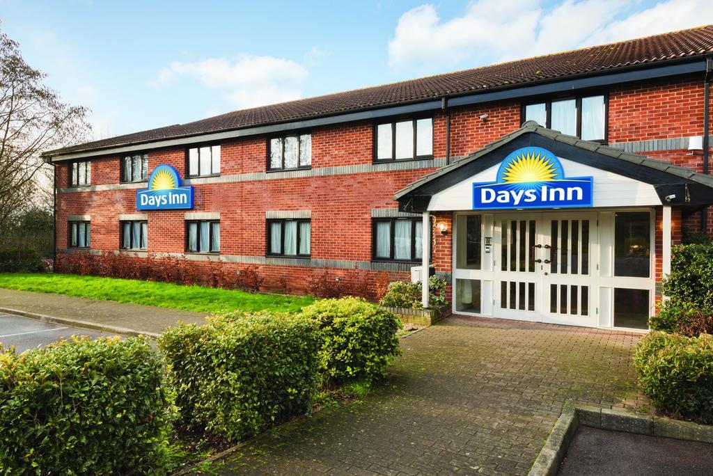 Days Inn Michaelwood M5 Falfield Bagian luar foto