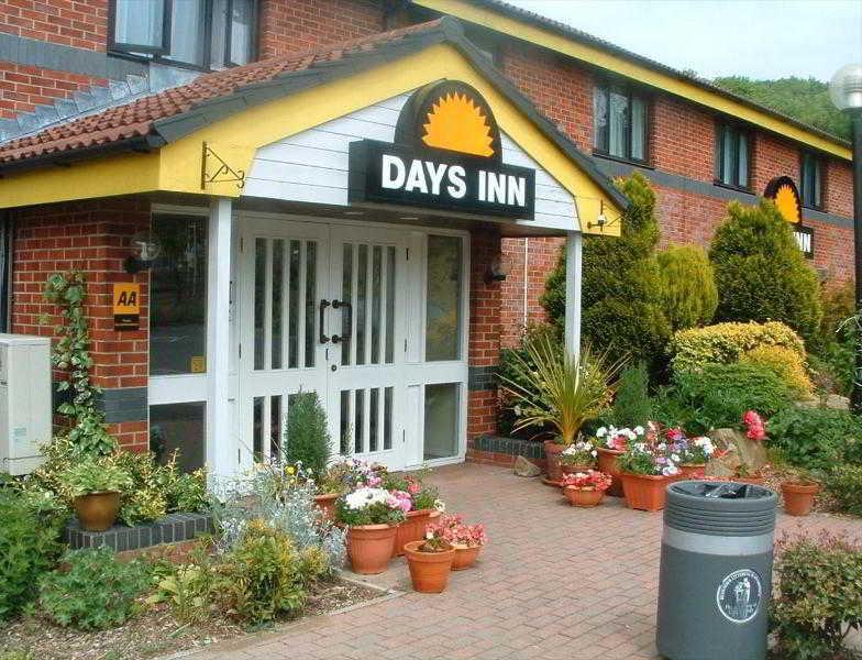 Days Inn Michaelwood M5 Falfield Bagian luar foto