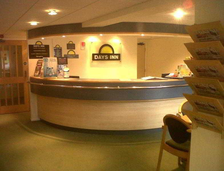 Days Inn Michaelwood M5 Falfield Bagian luar foto
