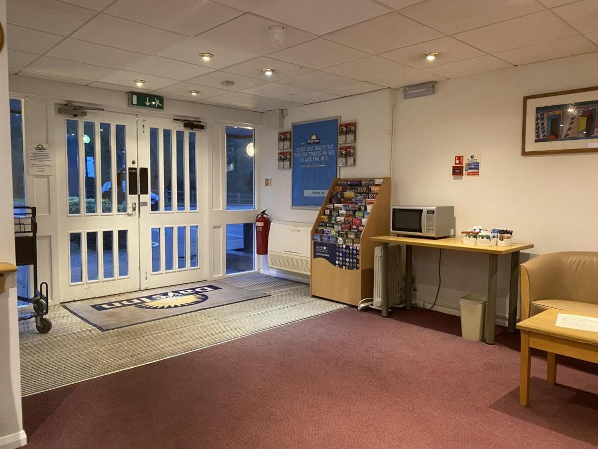 Days Inn Michaelwood M5 Falfield Bagian luar foto