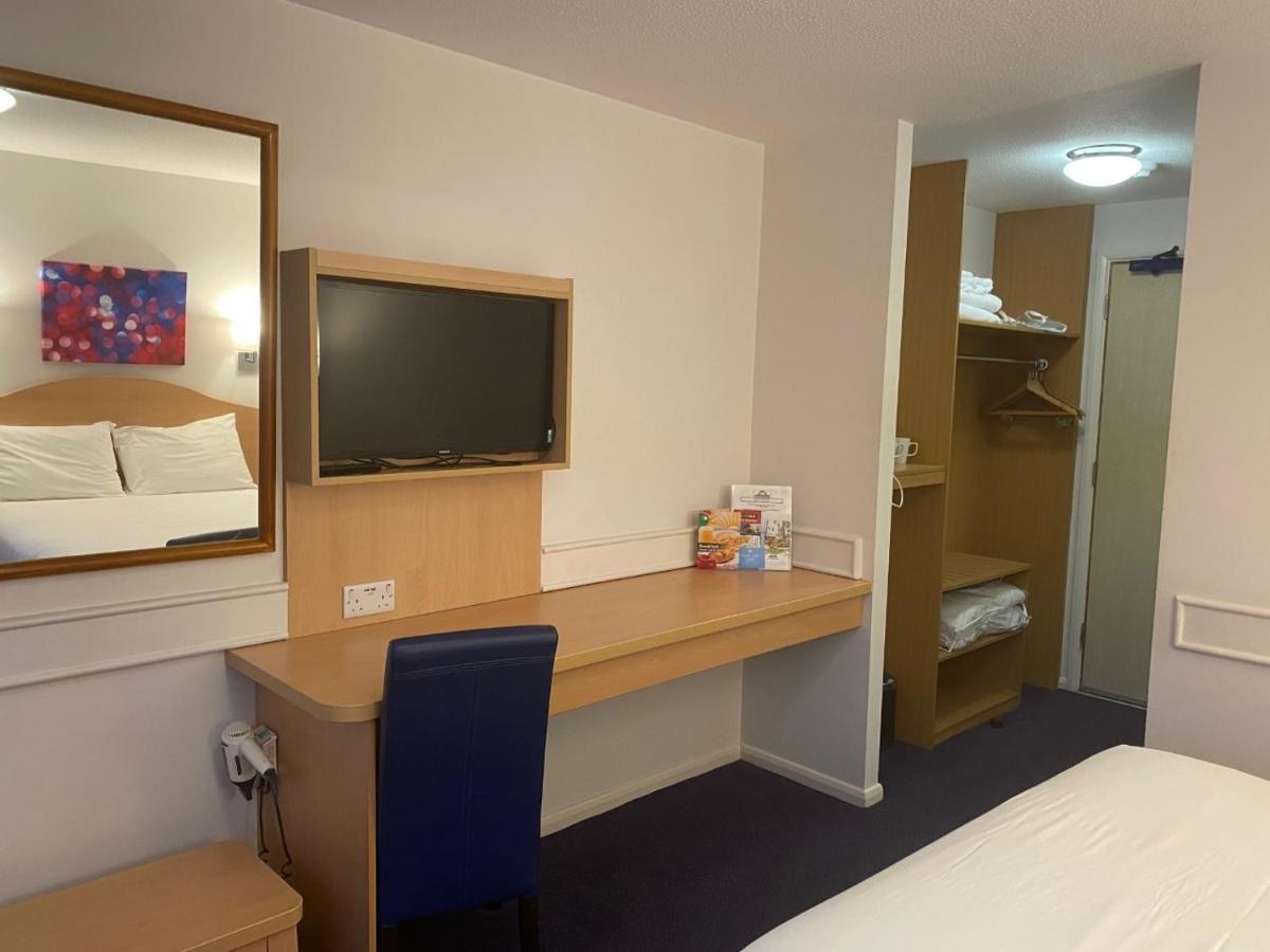 Days Inn Michaelwood M5 Falfield Bagian luar foto
