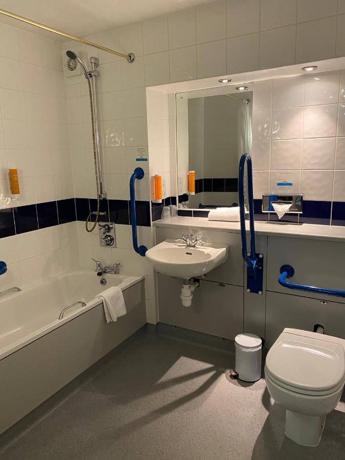 Days Inn Michaelwood M5 Falfield Bagian luar foto