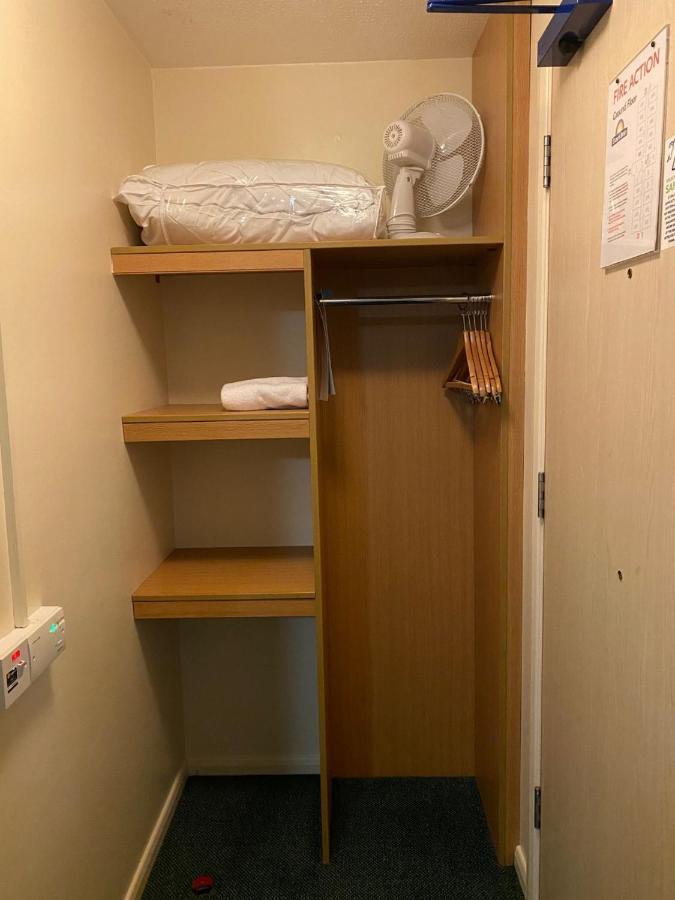Days Inn Michaelwood M5 Falfield Bagian luar foto